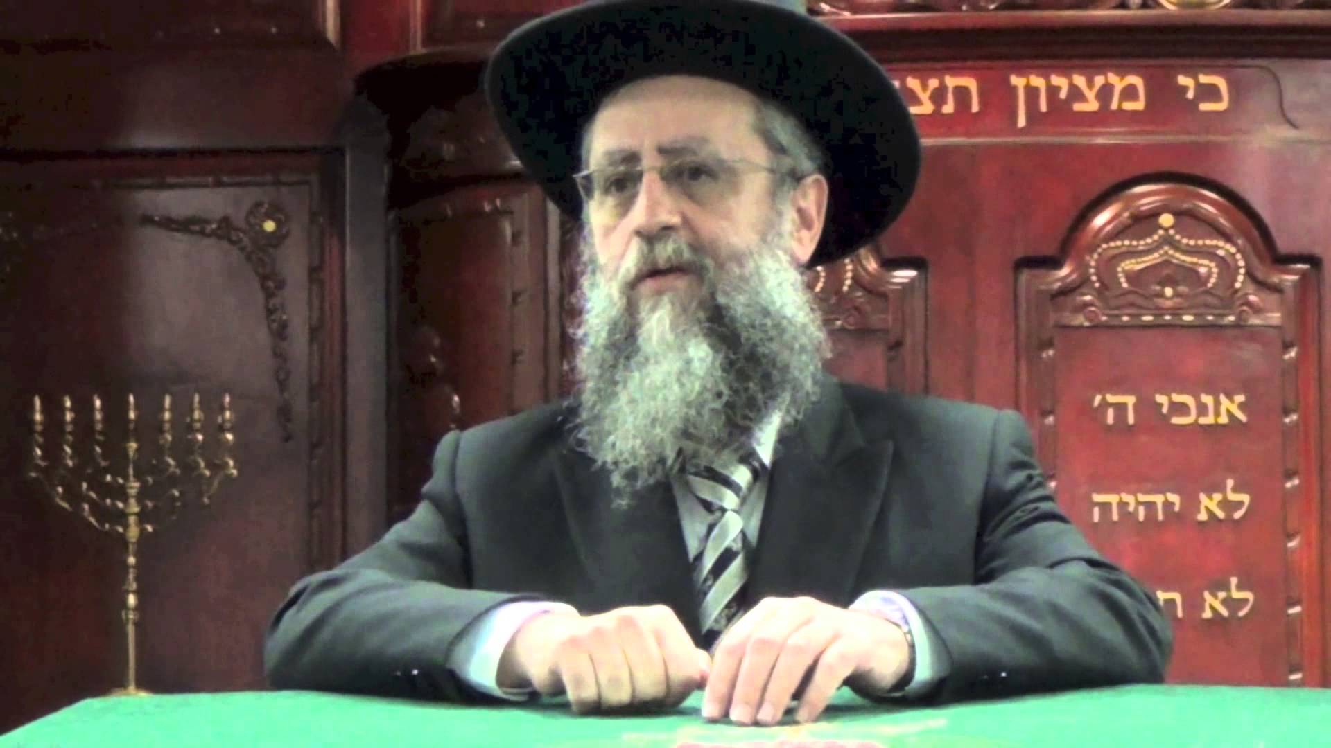 La position des pieds lors de la ‘Amida - Rav David Pitoun